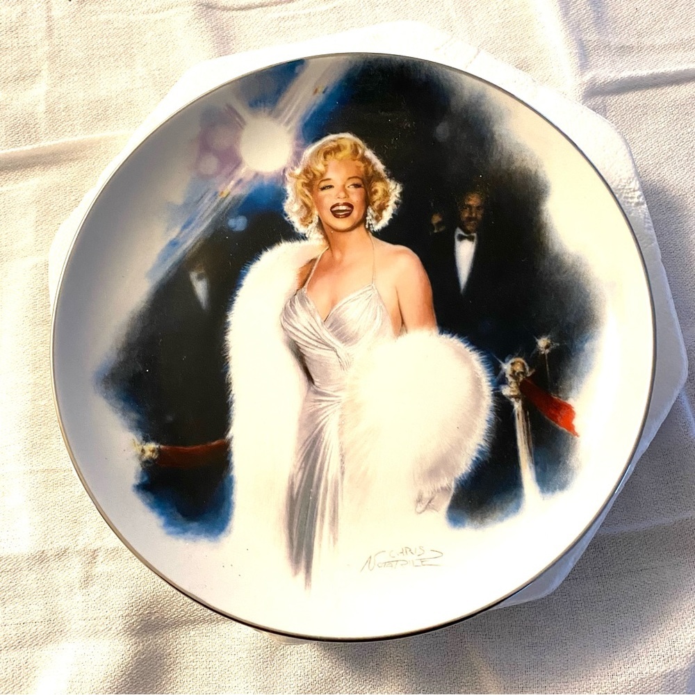 Marilyn Monroe collectors plate “ Opening Night” NEW